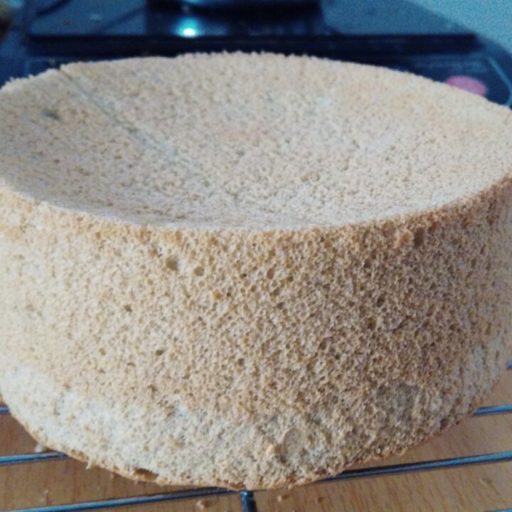 两蛋六寸六厘米高圆模戚风蛋糕