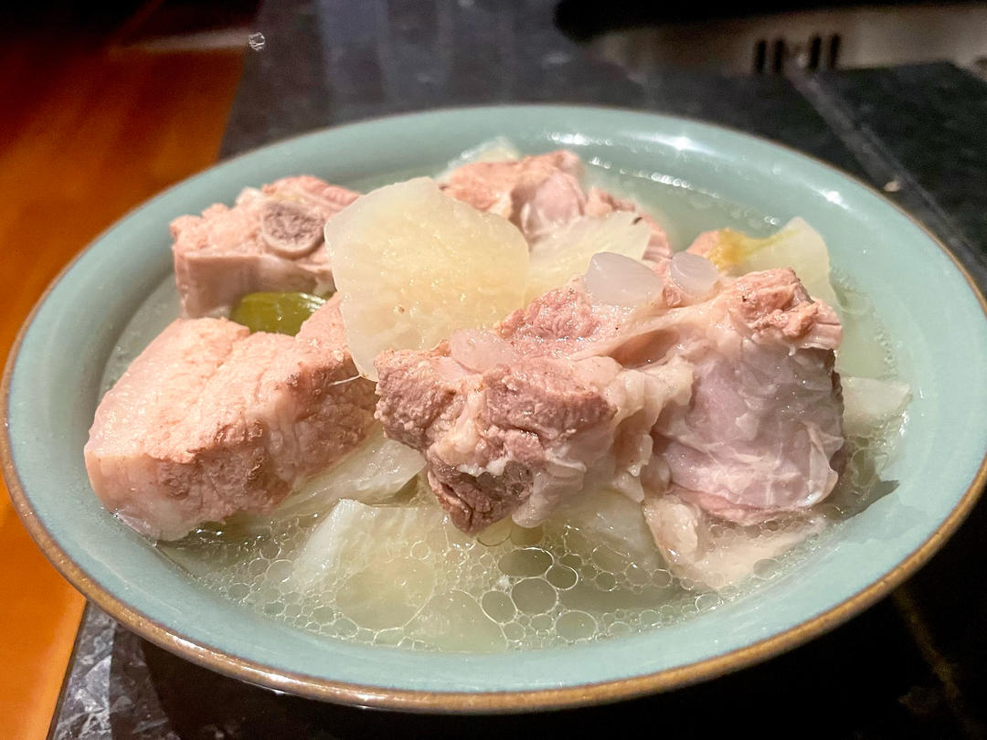 白萝卜排骨汤～～～食材简单但清甜好喝