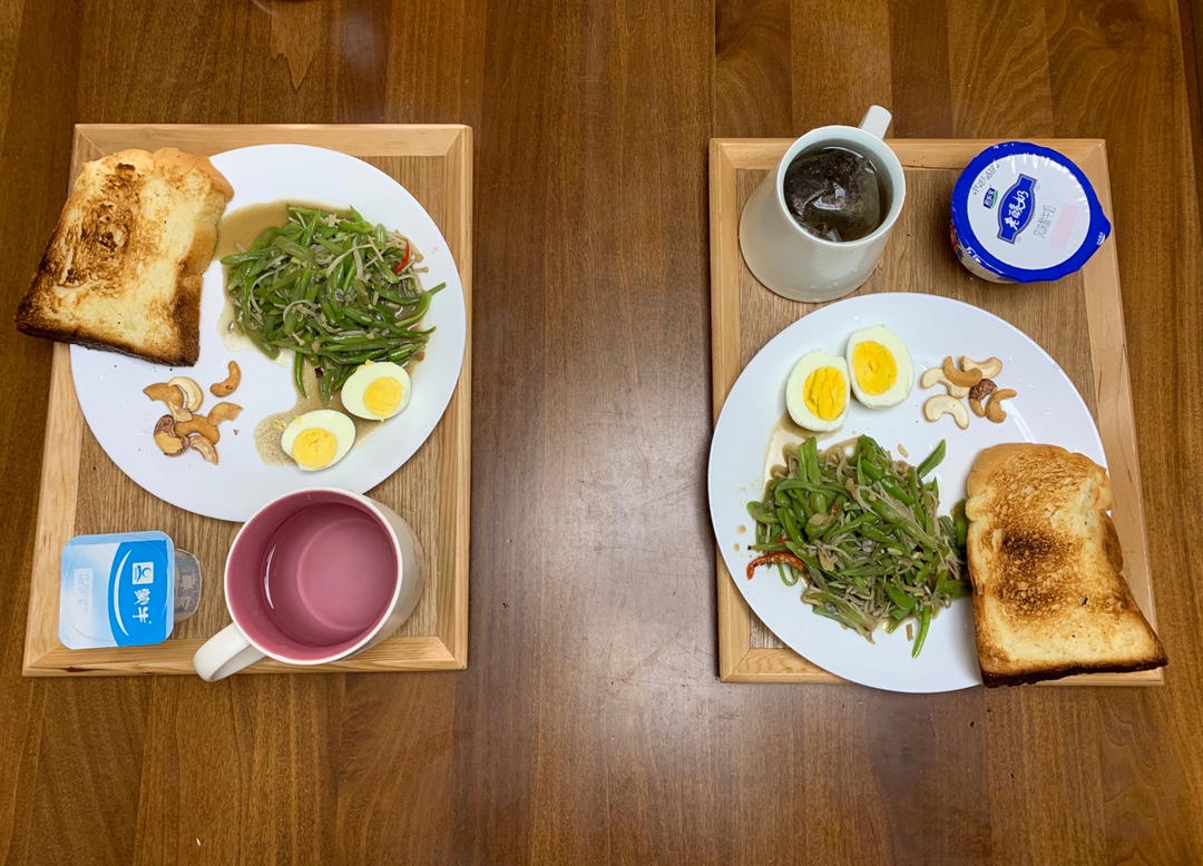 全麦面包+煮鸡蛋+脱脂牛奶