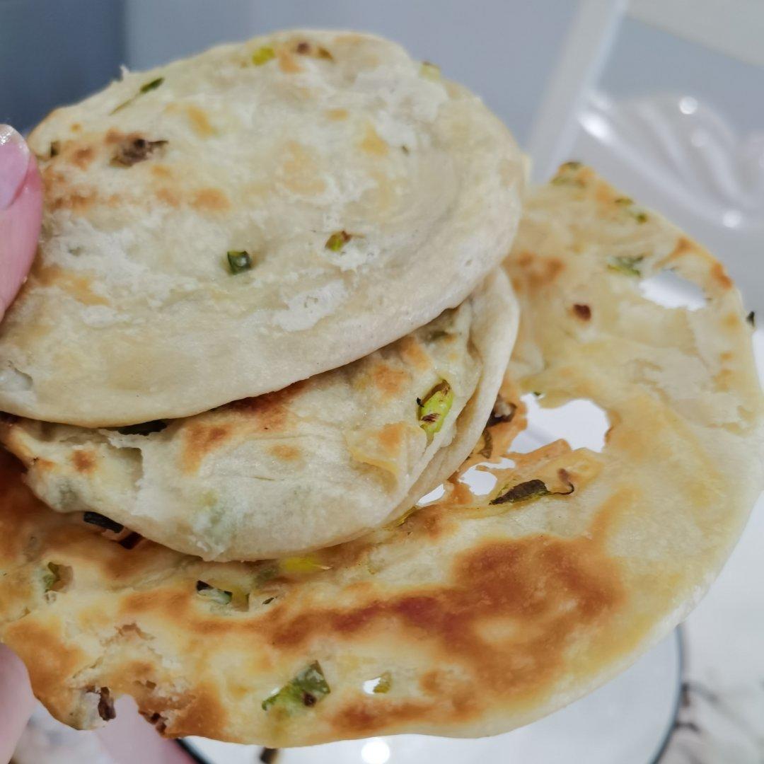 家常葱油饼 柔软多层 凉了也不硬 附细节视频详解