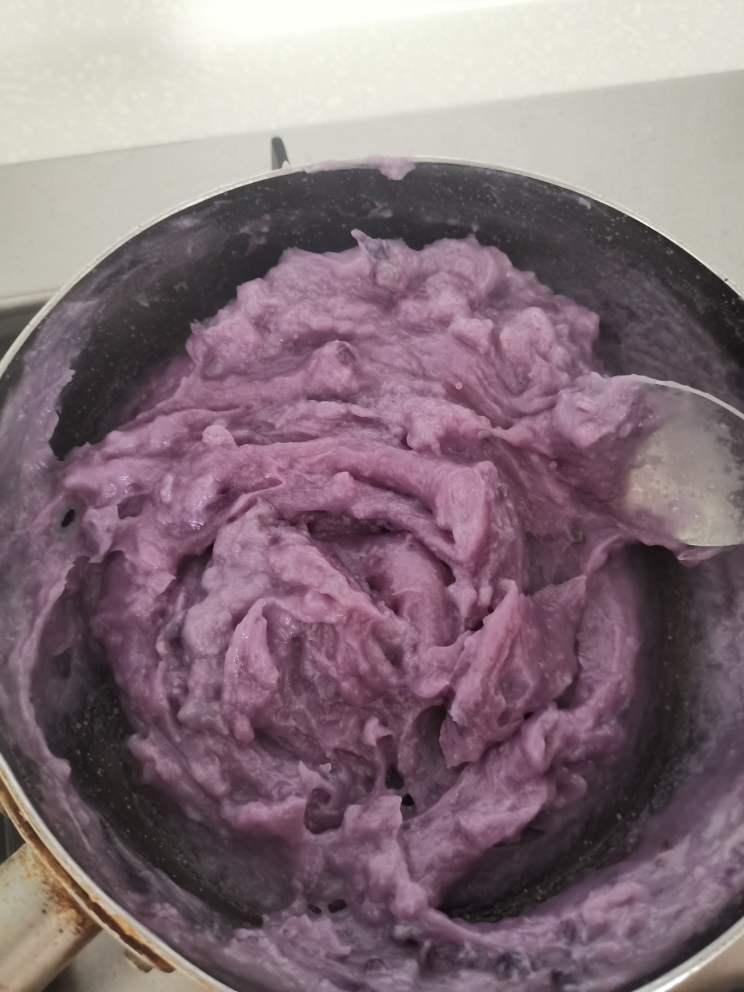 小白做紫薯甜品2（牛奶紫薯小方）的做法 步骤6