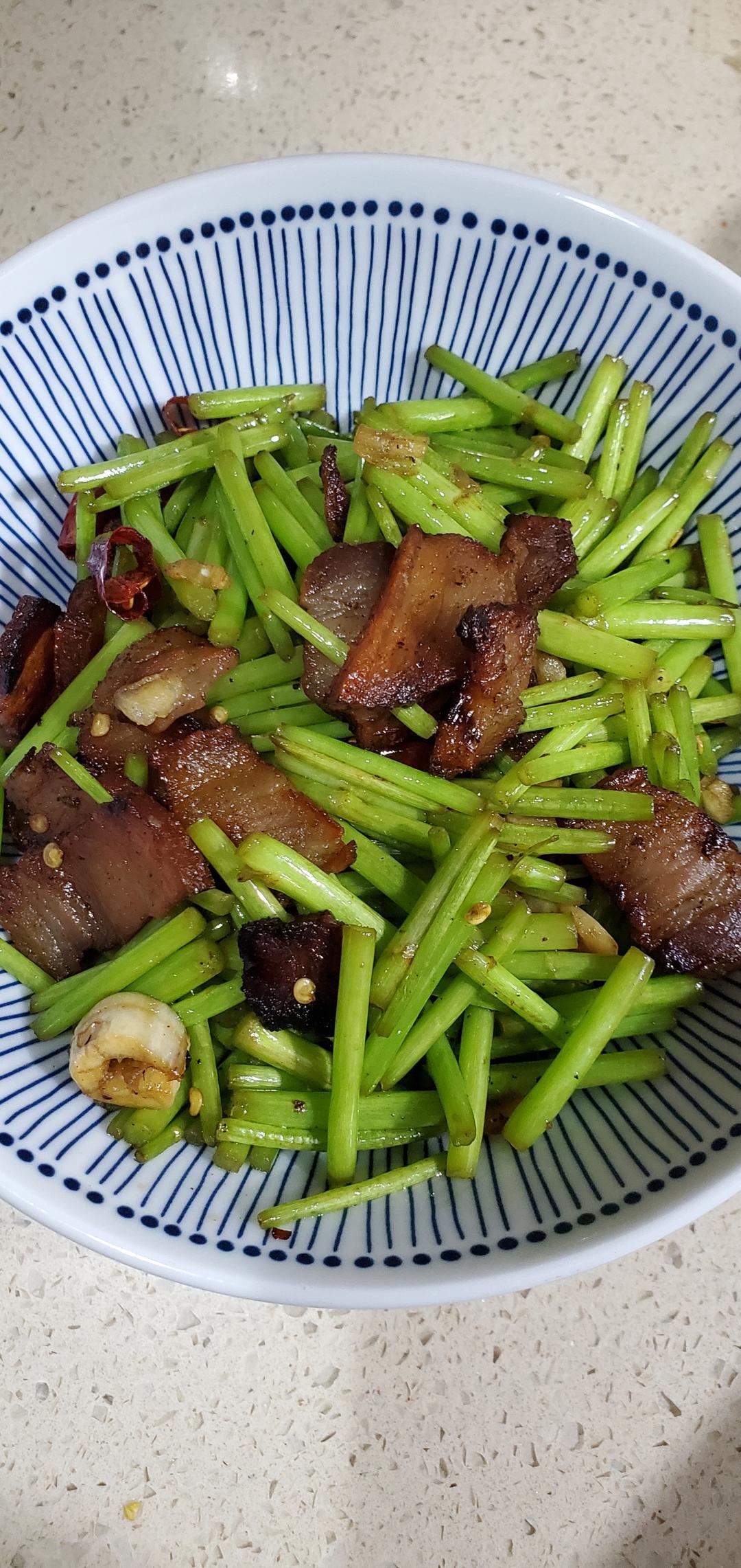 篱蒿炒腊肉