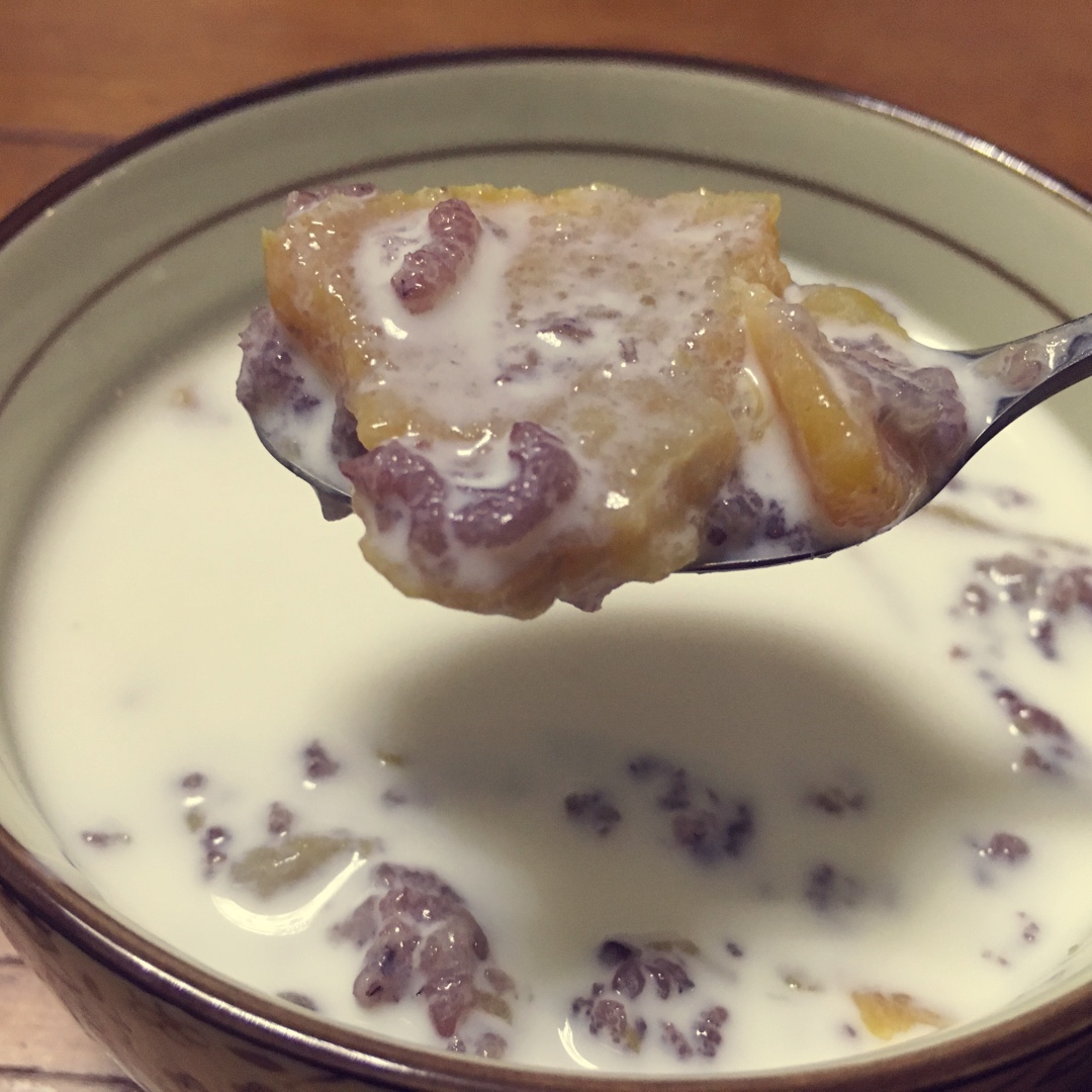 椰奶紫薯黑米露