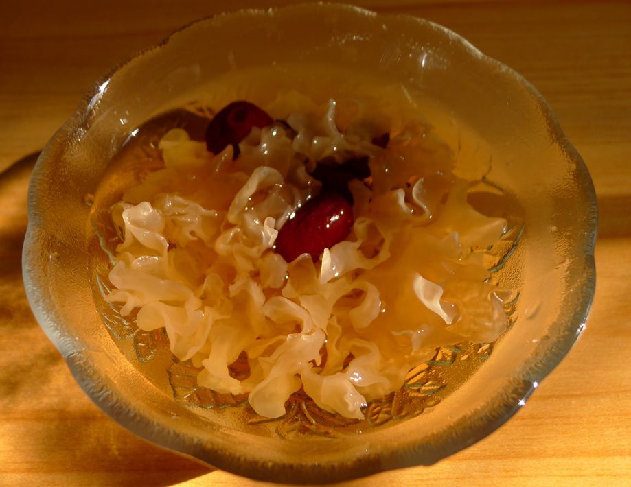 红枣银耳莲子羹