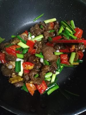 泡椒炒牛肉的做法 步骤6