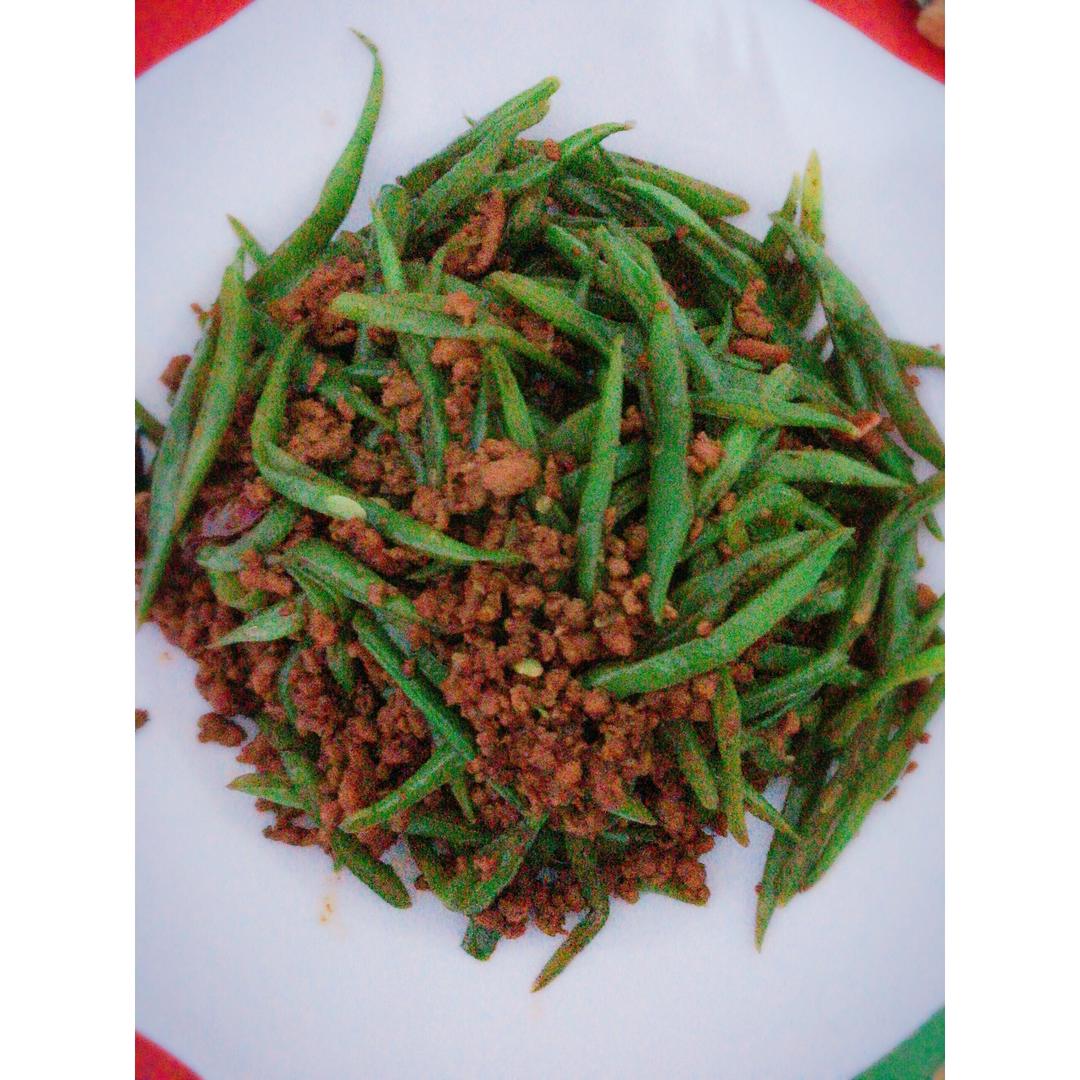 肉末炒豆角丝
