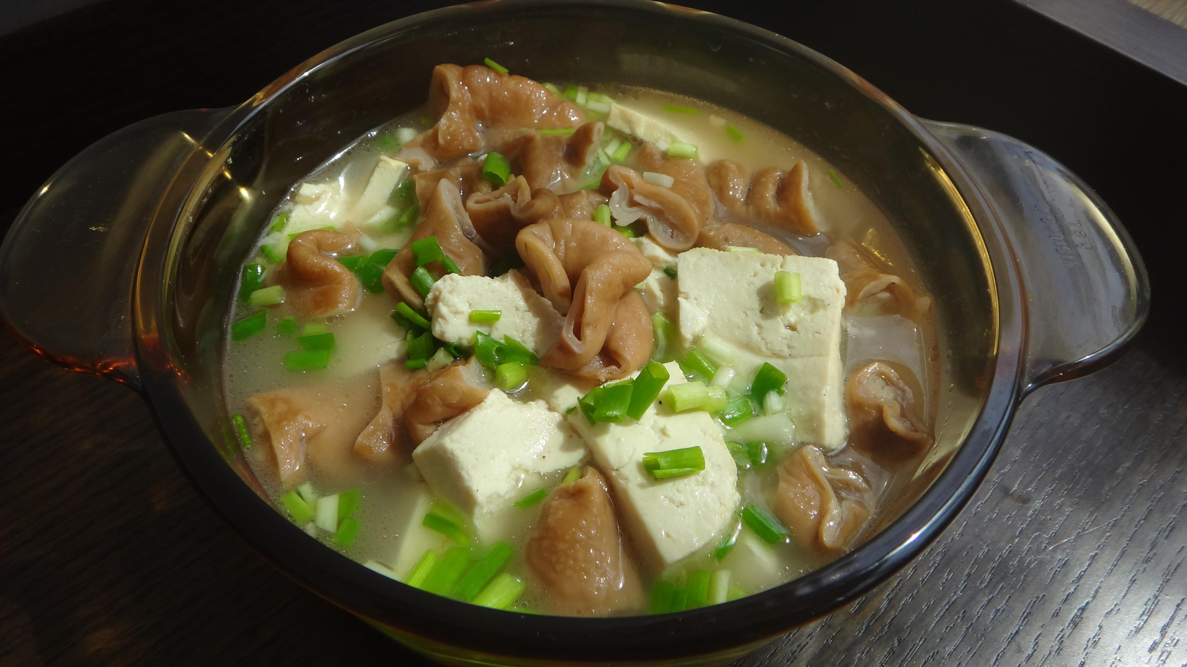 肥肠炖豆腐的做法
