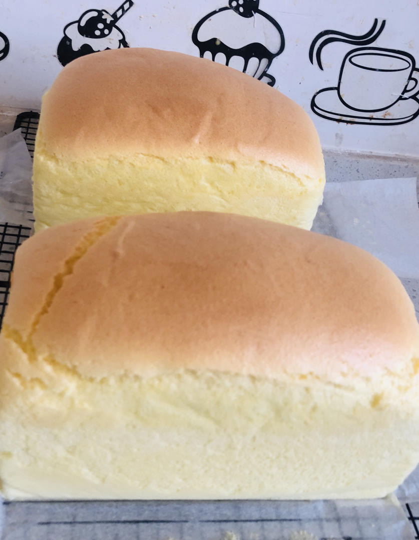 「柯基抖臀」芝士味古早蛋糕