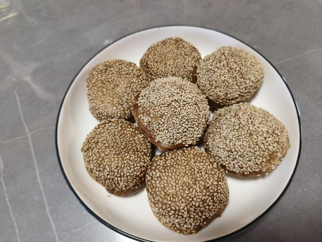 抻出来的千层麻酱烧饼   这么做层次丰富   复刻还原老北京芝麻酱烧饼  附手法视频