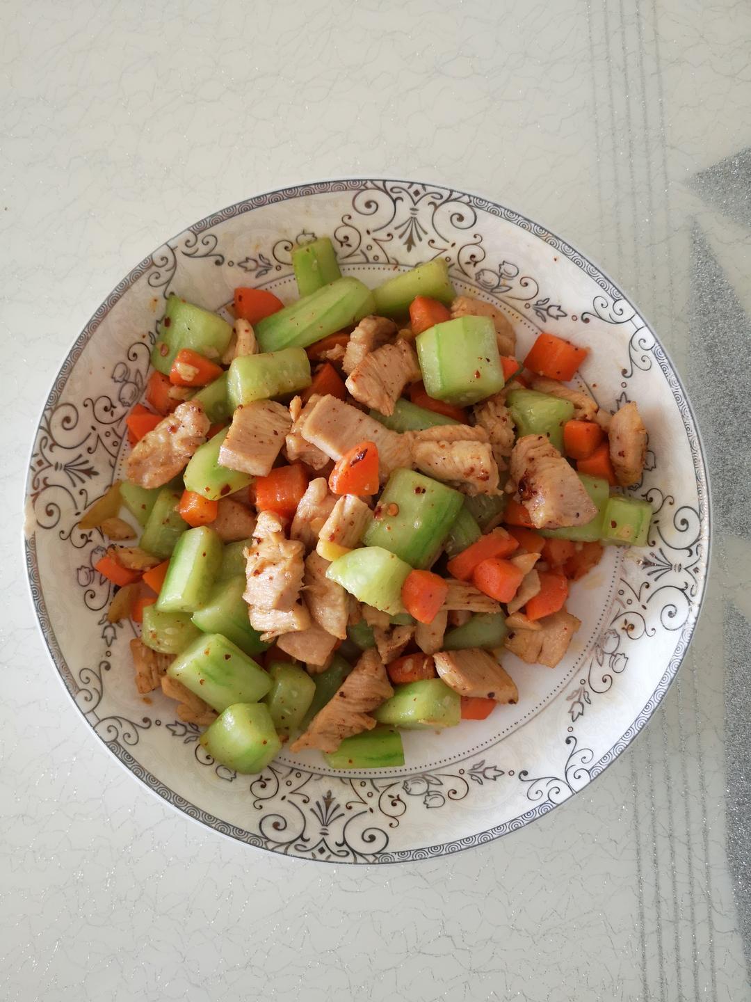 宫爆鸡丁（嫩香型）