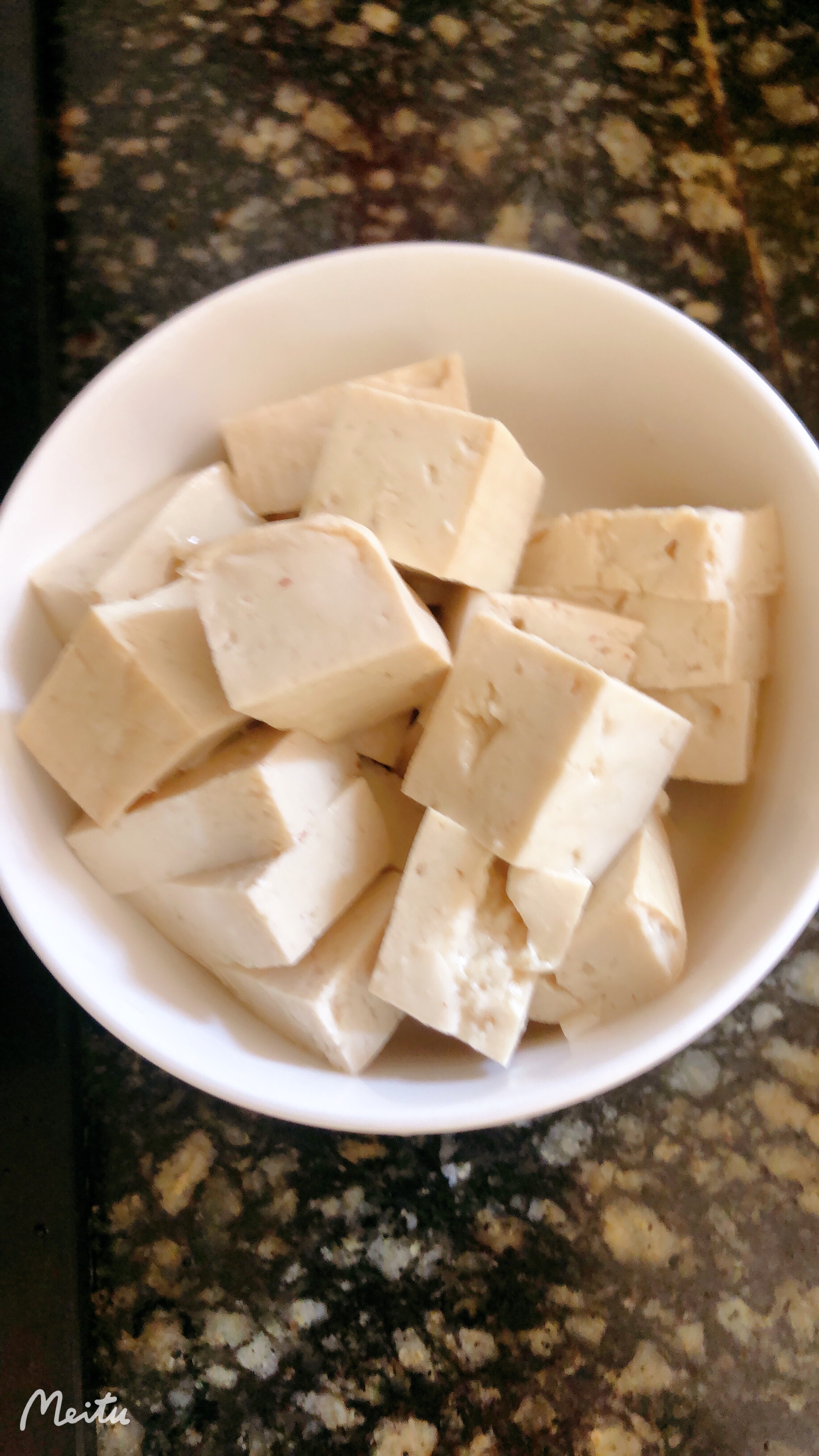 超简单的鸭血豆腐的做法 步骤2