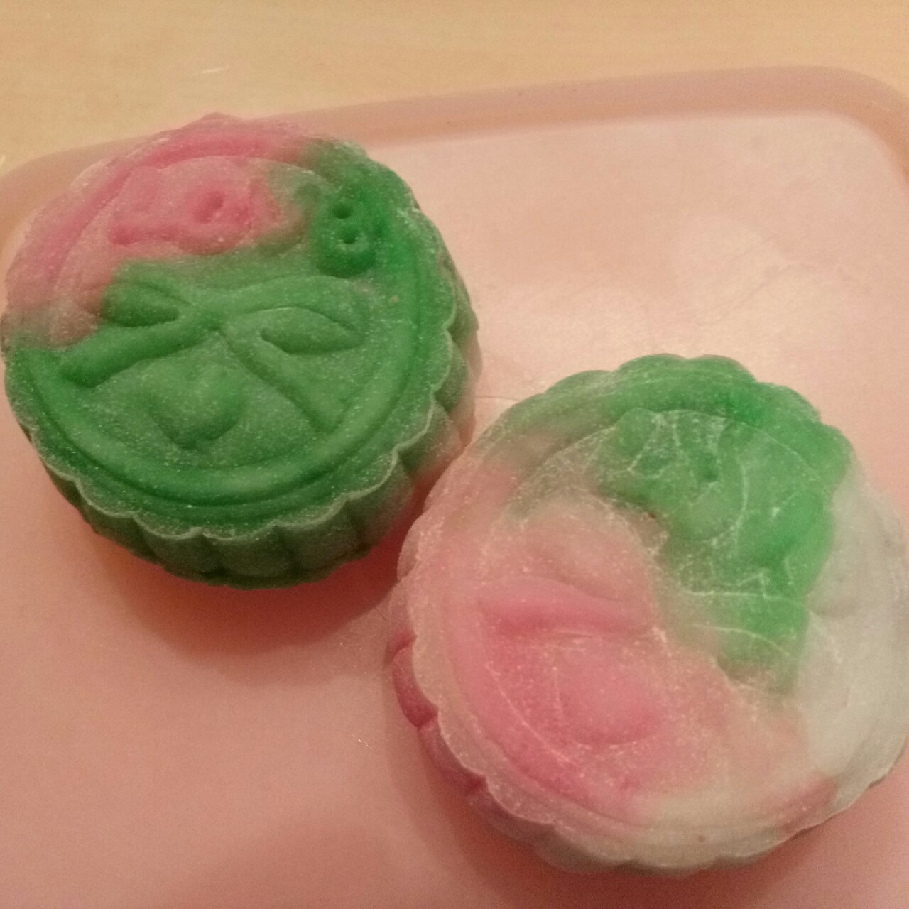 彩色冰皮月饼