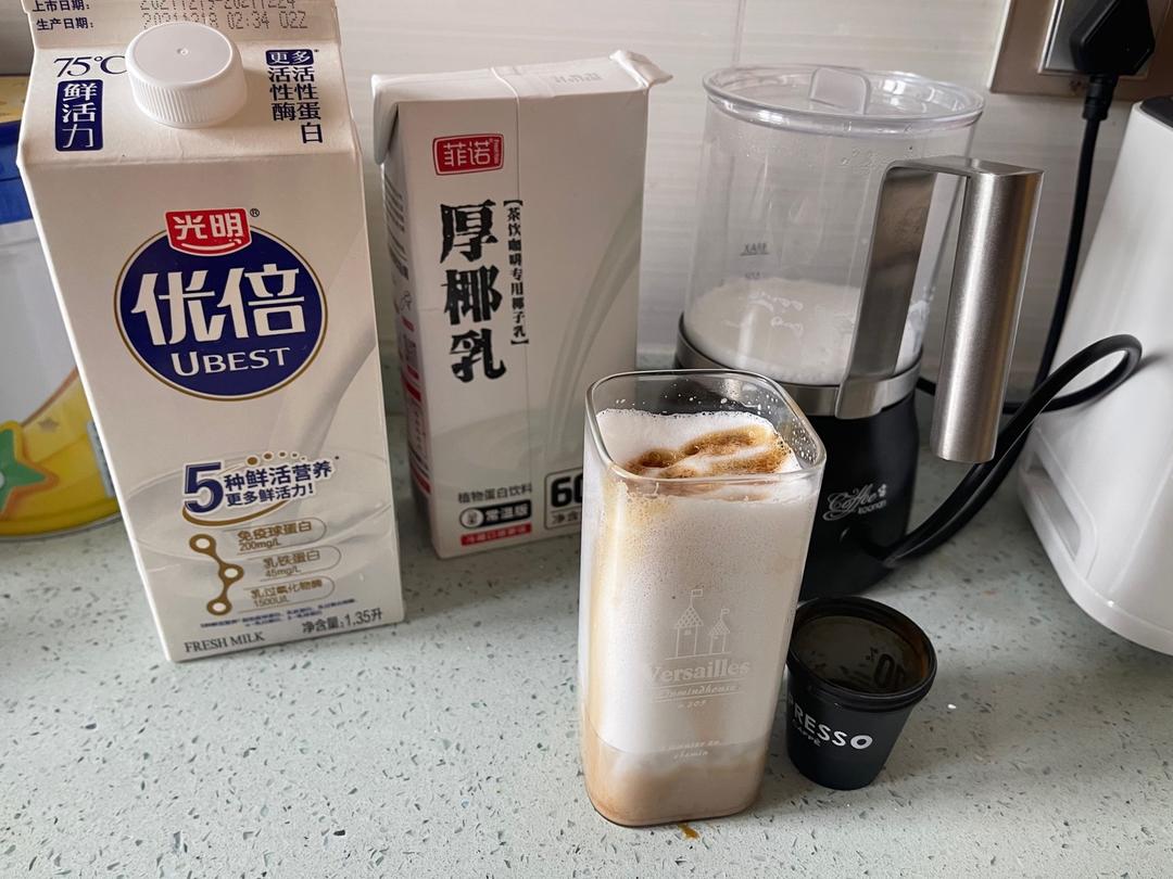 生椰丝绒拿铁PK Ruixing的做法