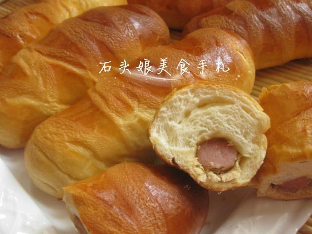 肉松肠仔面包的做法