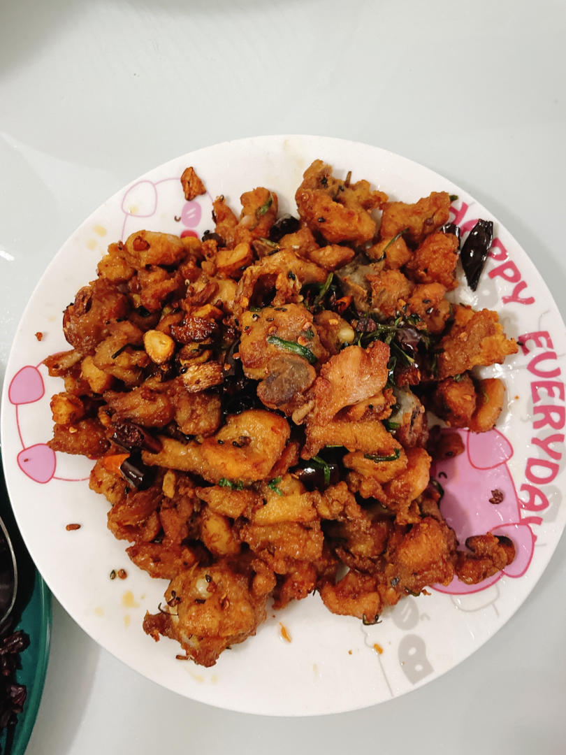 外酥里嫩麻辣鲜香～辣子鸡丁