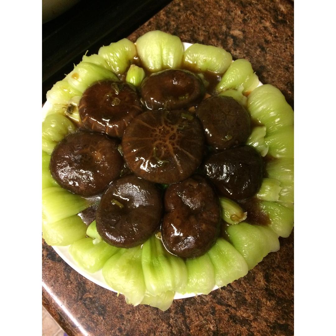 浇汁香菇油菜