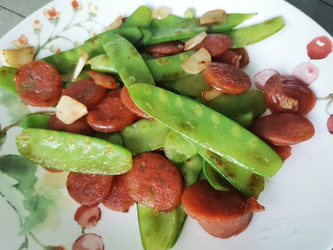 无比简单的荷兰豆炒腊肠，营养又好吃～！