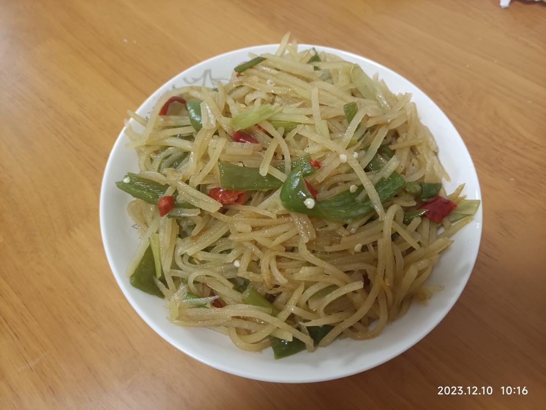 酸辣土豆丝的家常做法 超级下饭