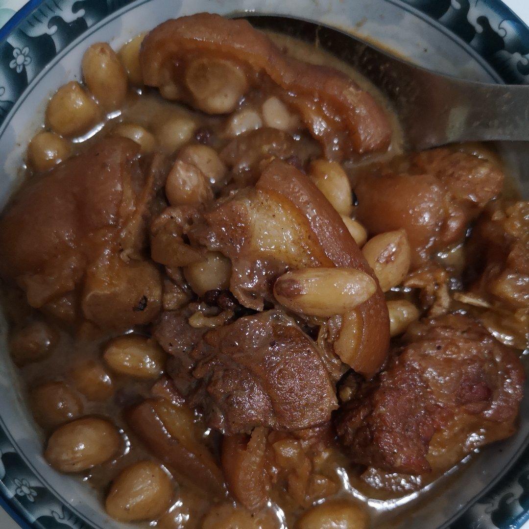 美味的家常菜：红烧猪蹄