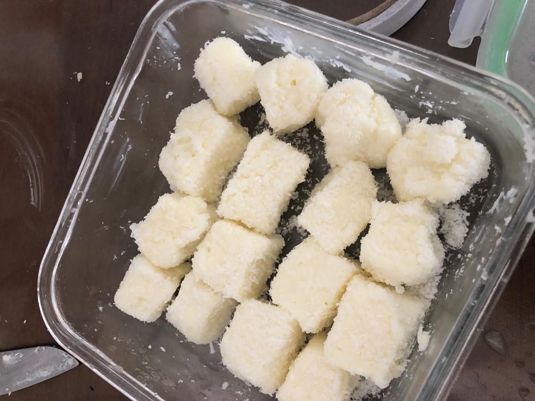 椰蓉牛奶小方