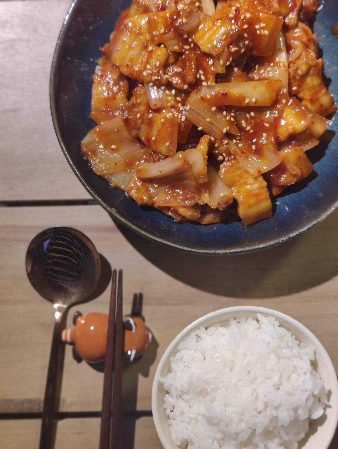 秘制泡菜炒五花肉