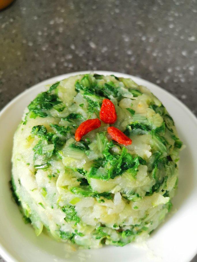 土豆划小白菜