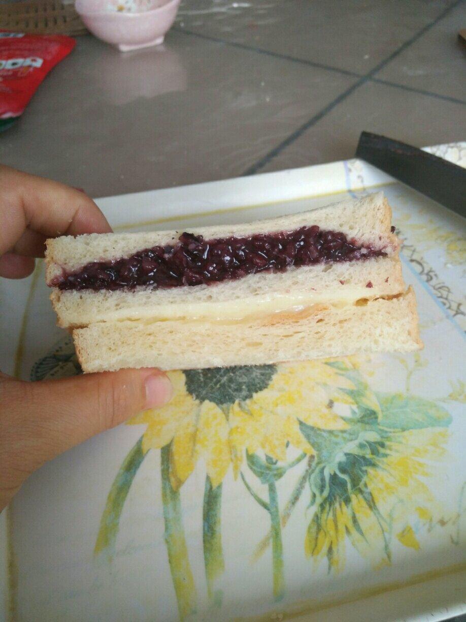 网红紫米奶酪包