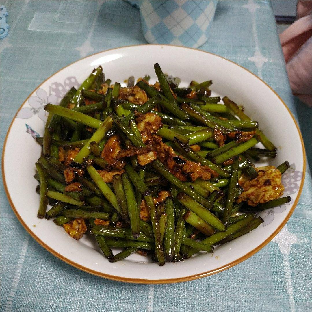 蒜薹炒鸡蛋