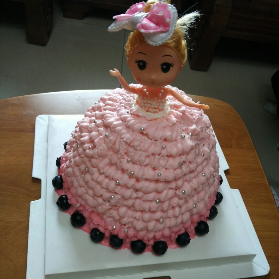 梦幻时尚的芭比蛋糕