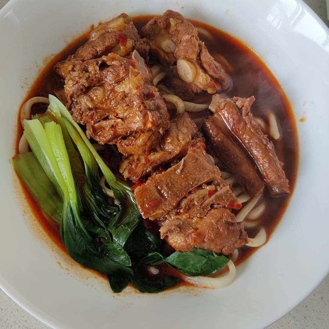 麻辣排骨面
