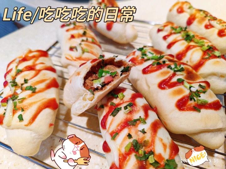 咸蛋黄肉松/香葱肉松软面包（两种口味）