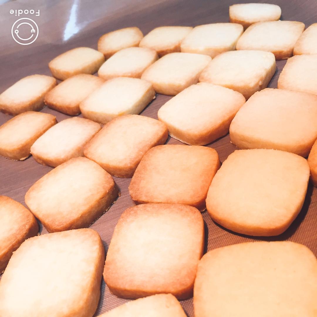 极简风炼奶小饼干