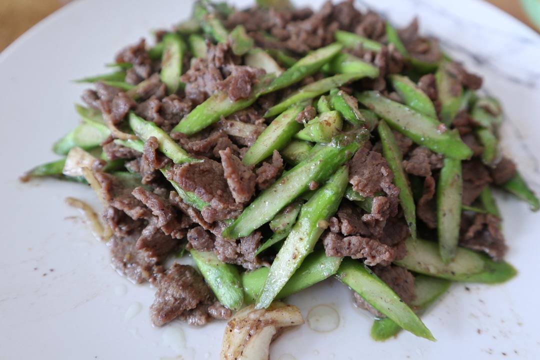 芦笋炒牛肉