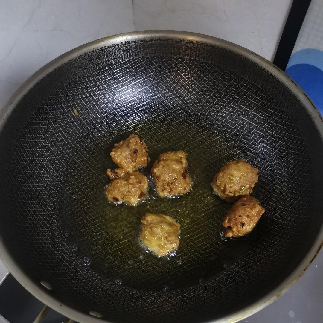 炸肉丸子