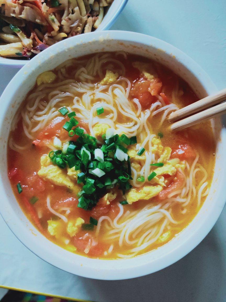 恨不得抱着锅舔的番茄鸡蛋面