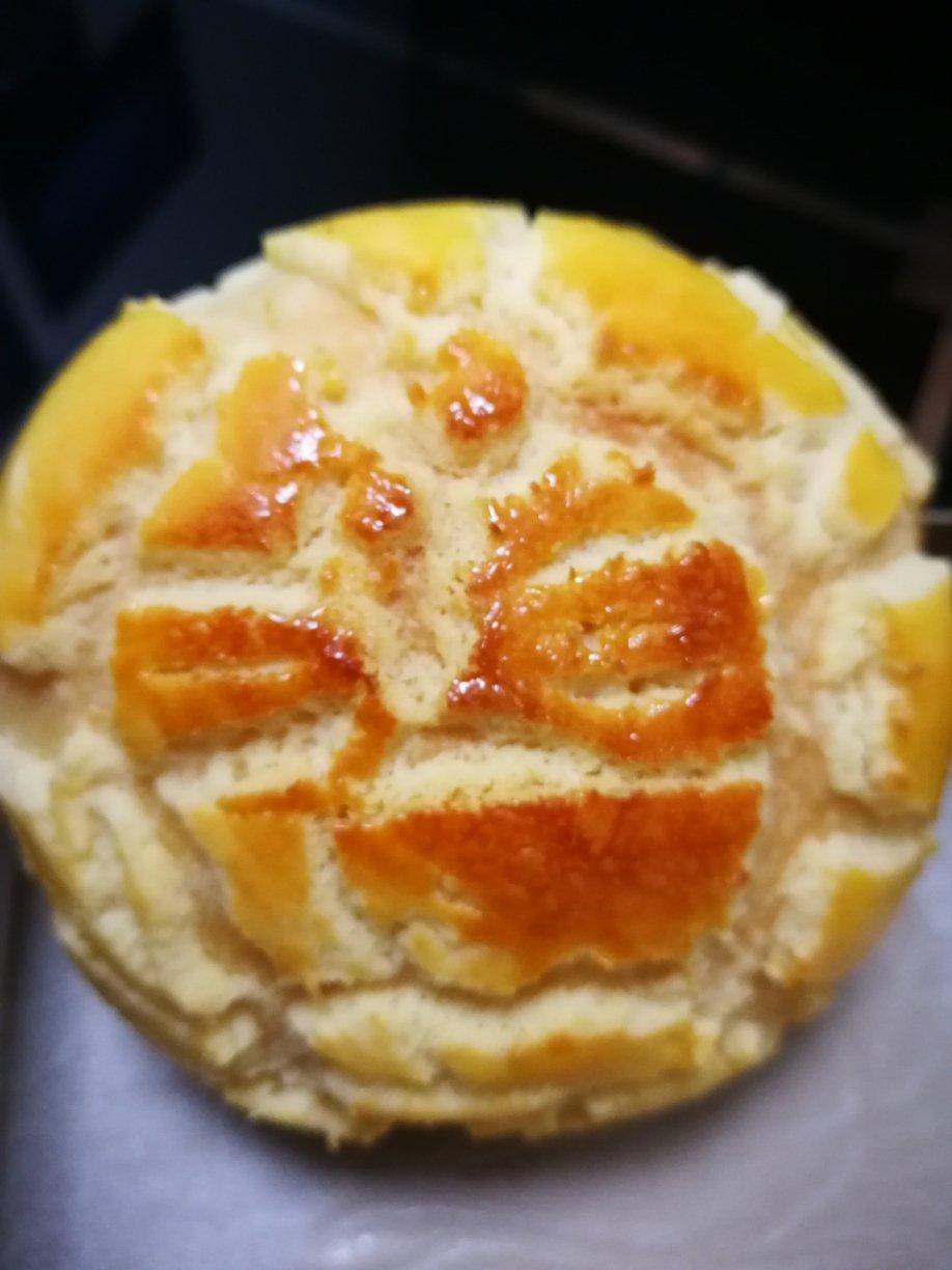 好吃到炸裂的港式菠萝包（附带制作酥皮的小视频）