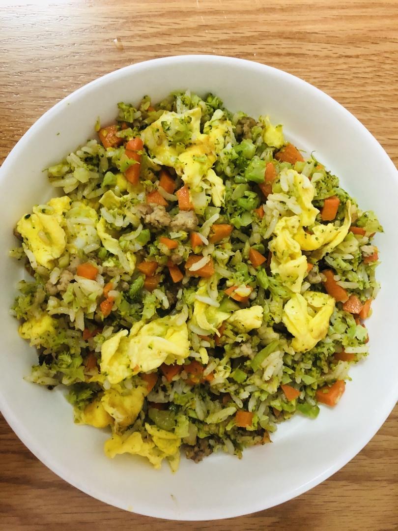 谁吃谁瘦的欧阳娜娜同款无米炒饭，好吃低卡又饱腹，减肥姐妹的福音！