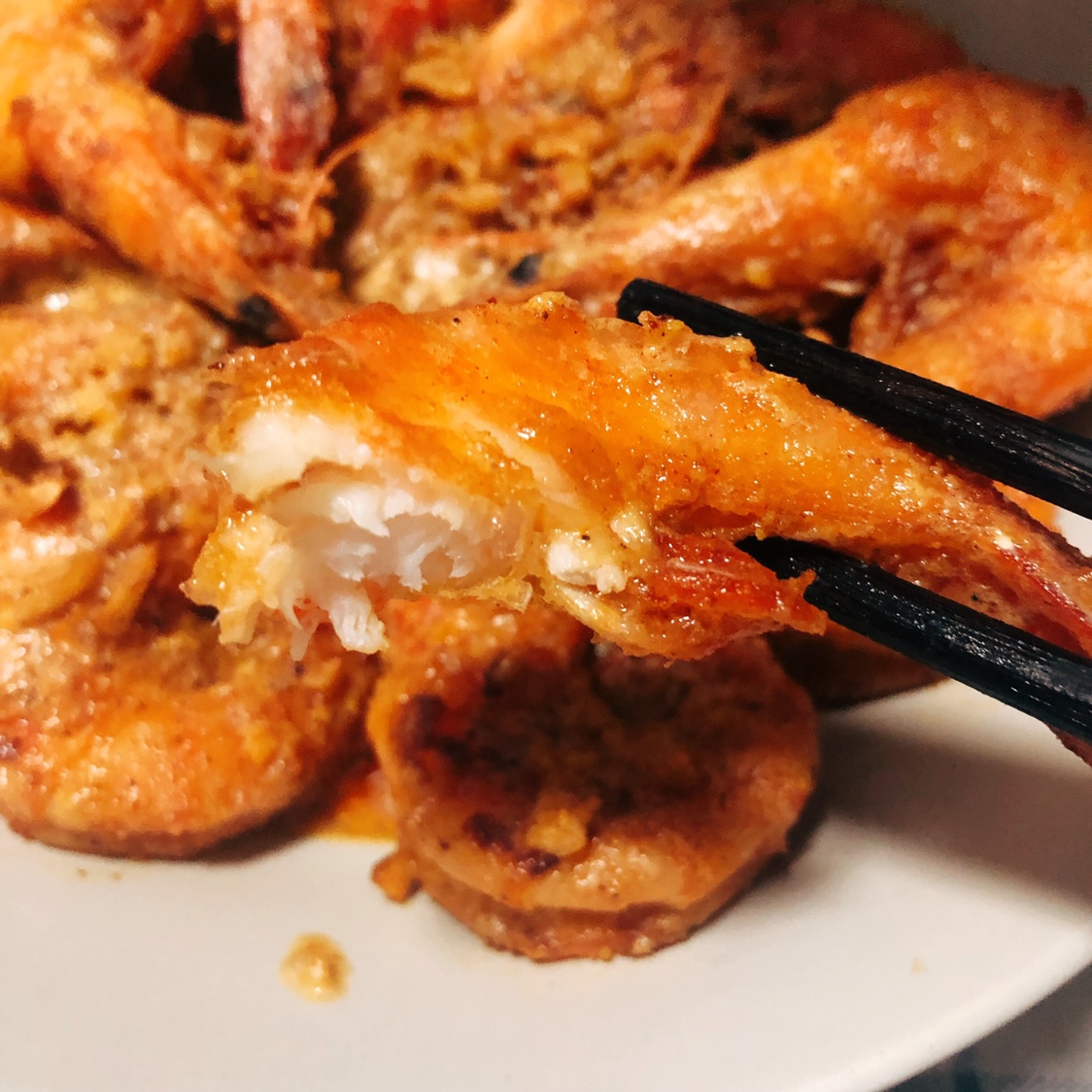超好吃的咸蛋黄焗大虾的做法