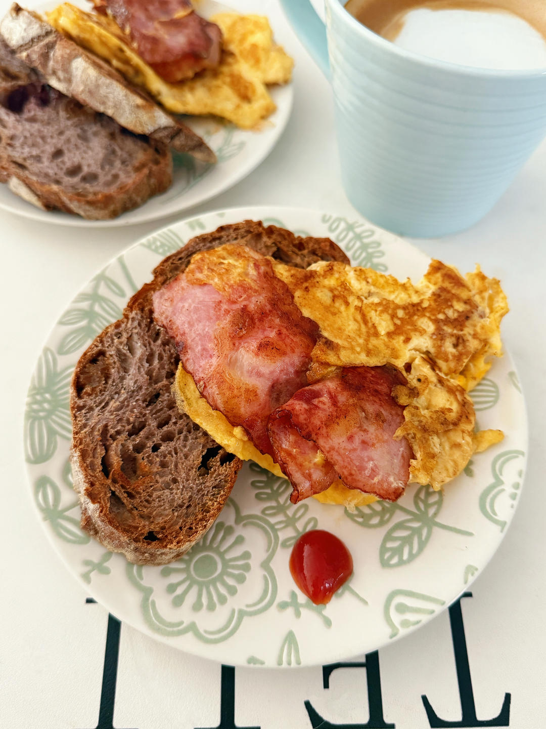 培根鸡蛋欧包🥓🍳的做法