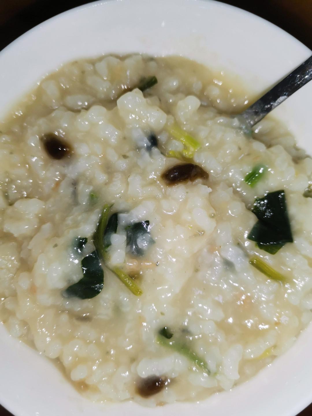妈妈👩教我做的皮蛋瘦肉粥🥣简单快捷美味😋
