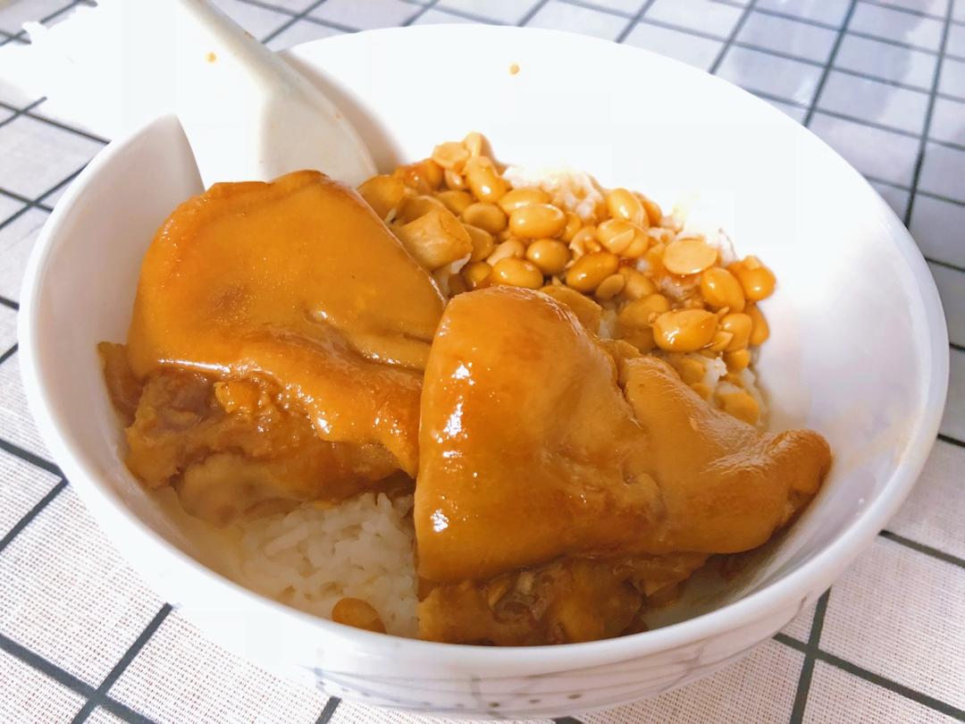 黄豆焖猪蹄