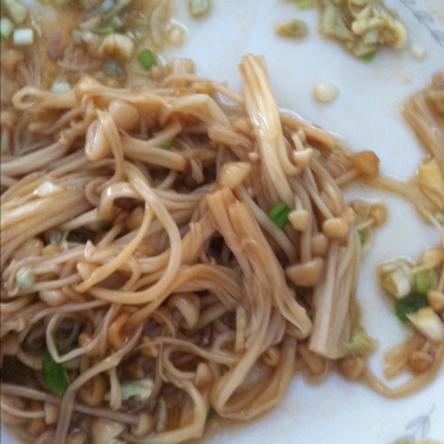 剁椒金针菇