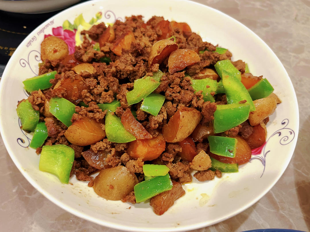 【多汁麻辣牛肉末烧土豆】-15分钟搞定的下饭菜