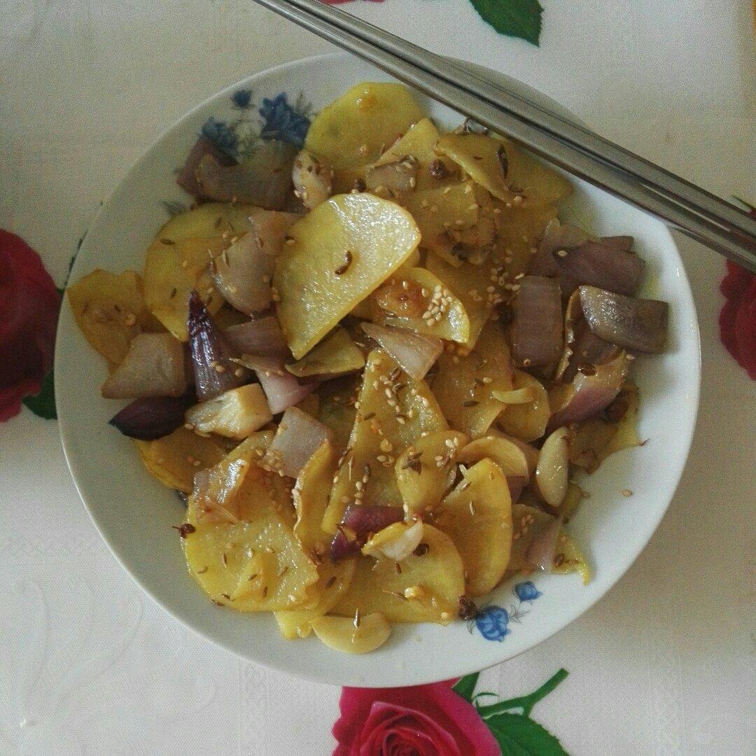 边吃边流泪的「孜然土豆片」