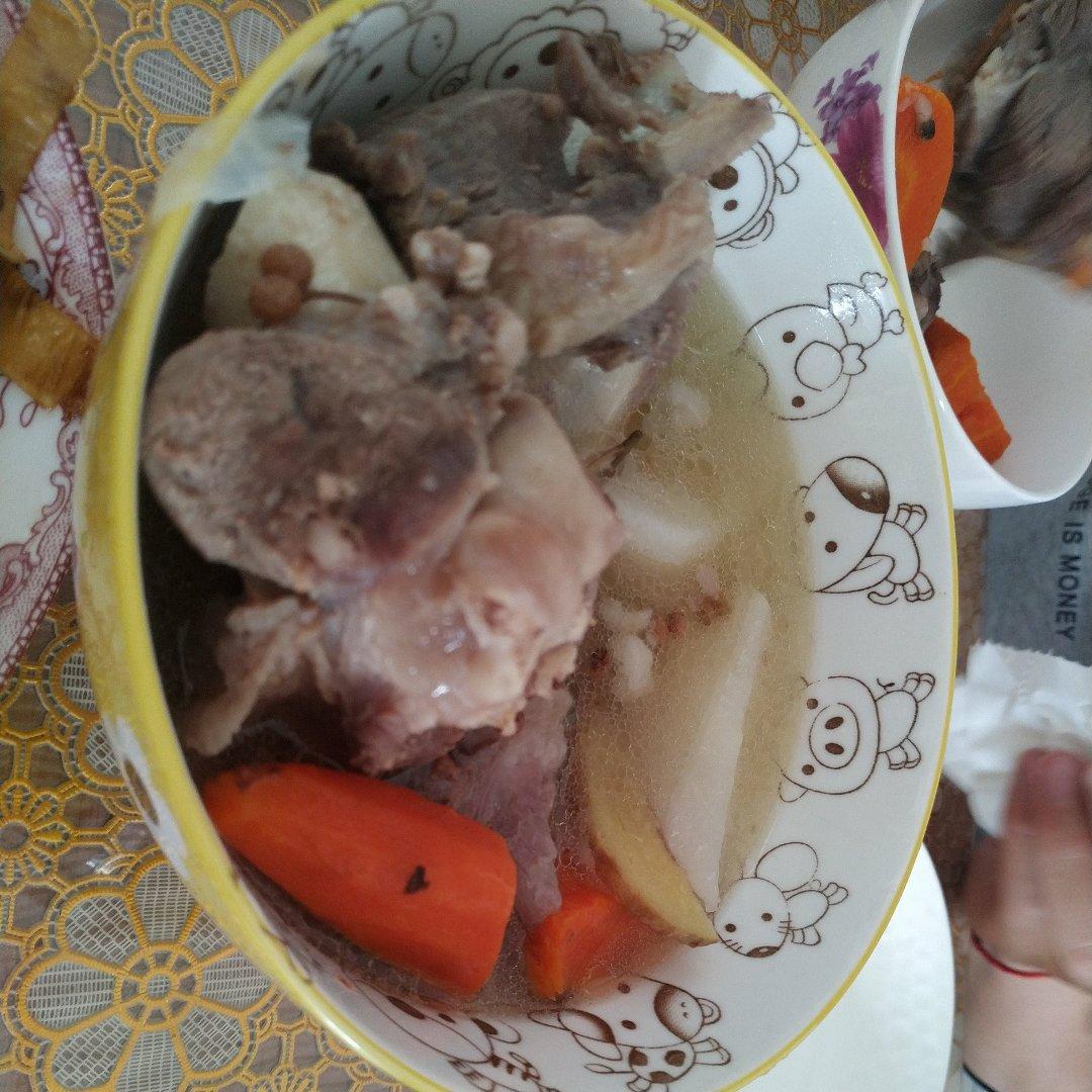 羊肉炖白萝卜