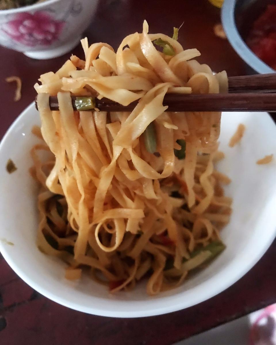 堂妈小厨——豆角番茄焖面