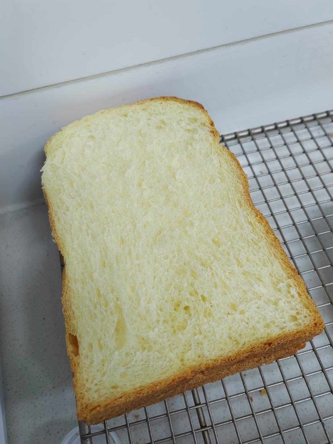 奶香纯粹的重料淡奶油吐司