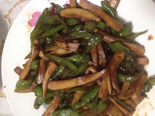 青椒素炒杏鲍菇