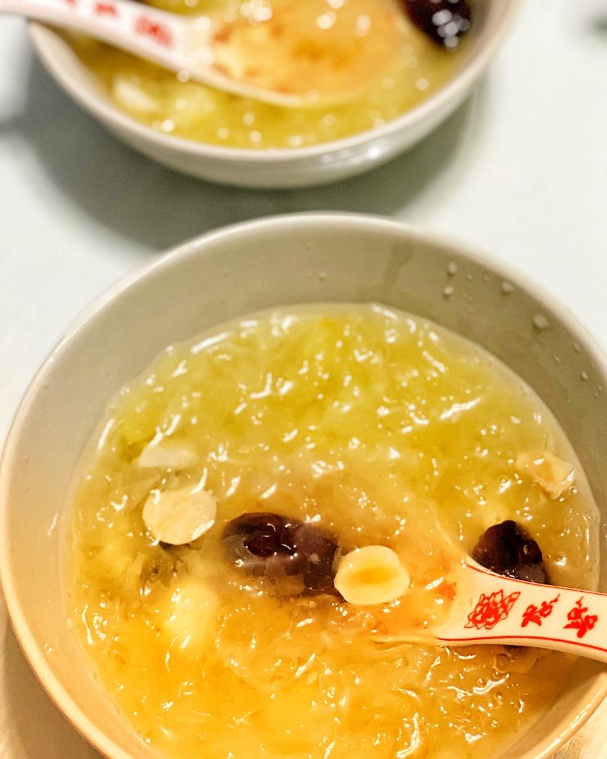 银耳莲子羹～出胶有妙招