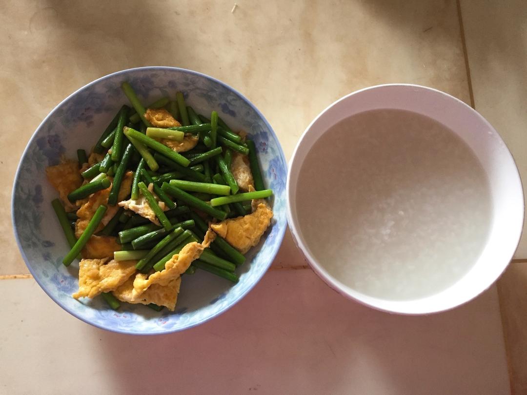 蒜台炒鸡蛋